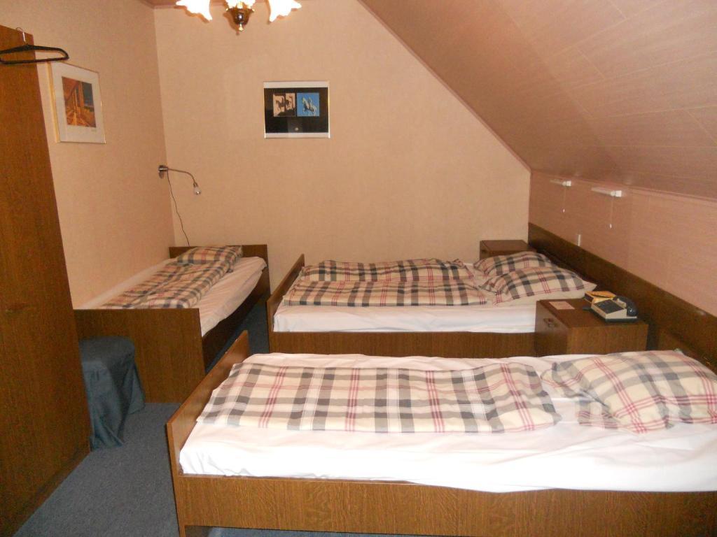 Hotel Ten Putte Gistel Oda fotoğraf