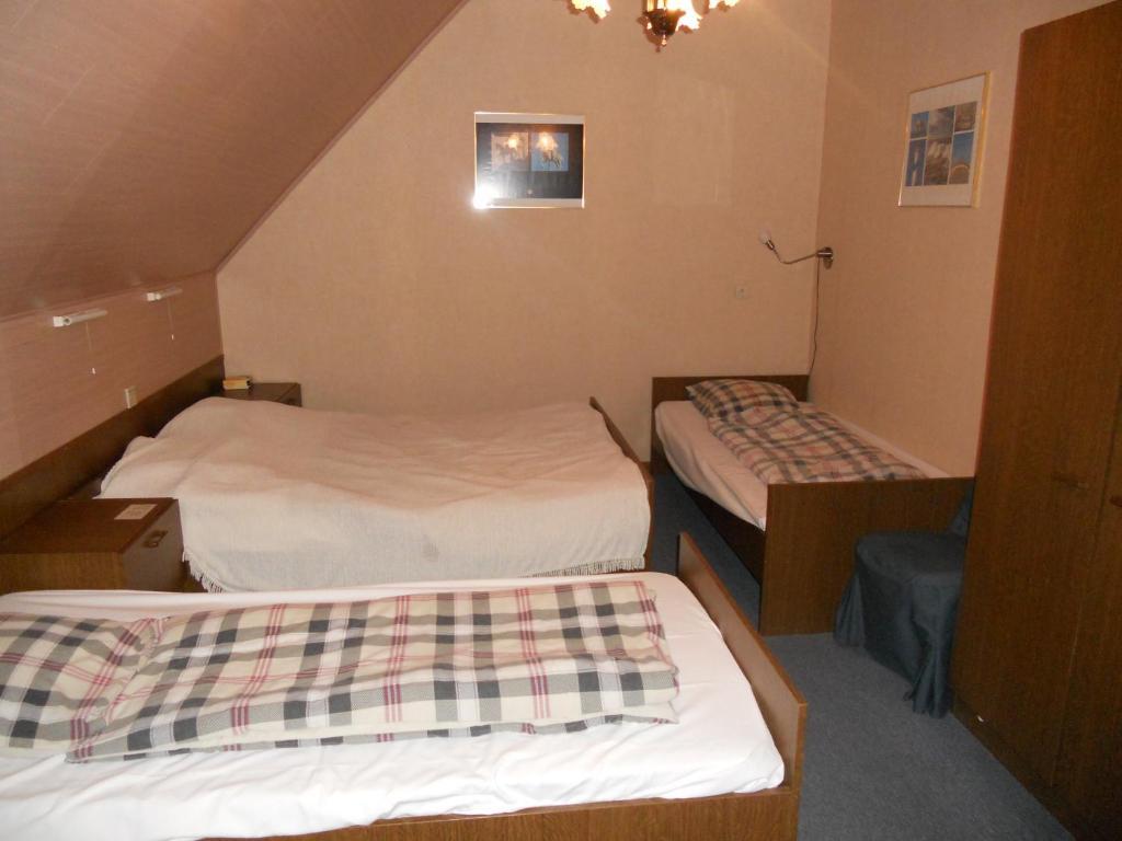 Hotel Ten Putte Gistel Oda fotoğraf